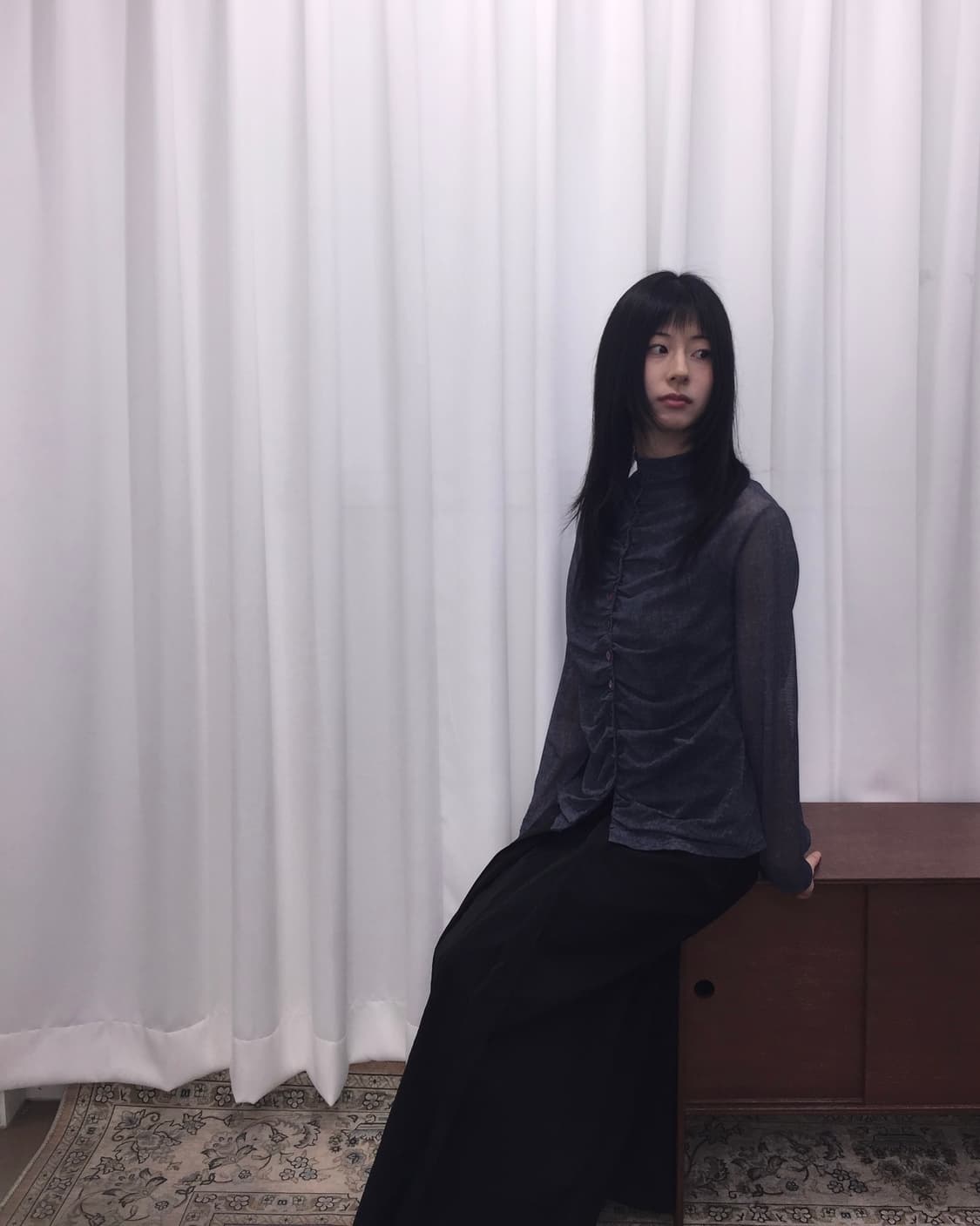 드레이프 디테일 시스루 셔츠 상품이미지3