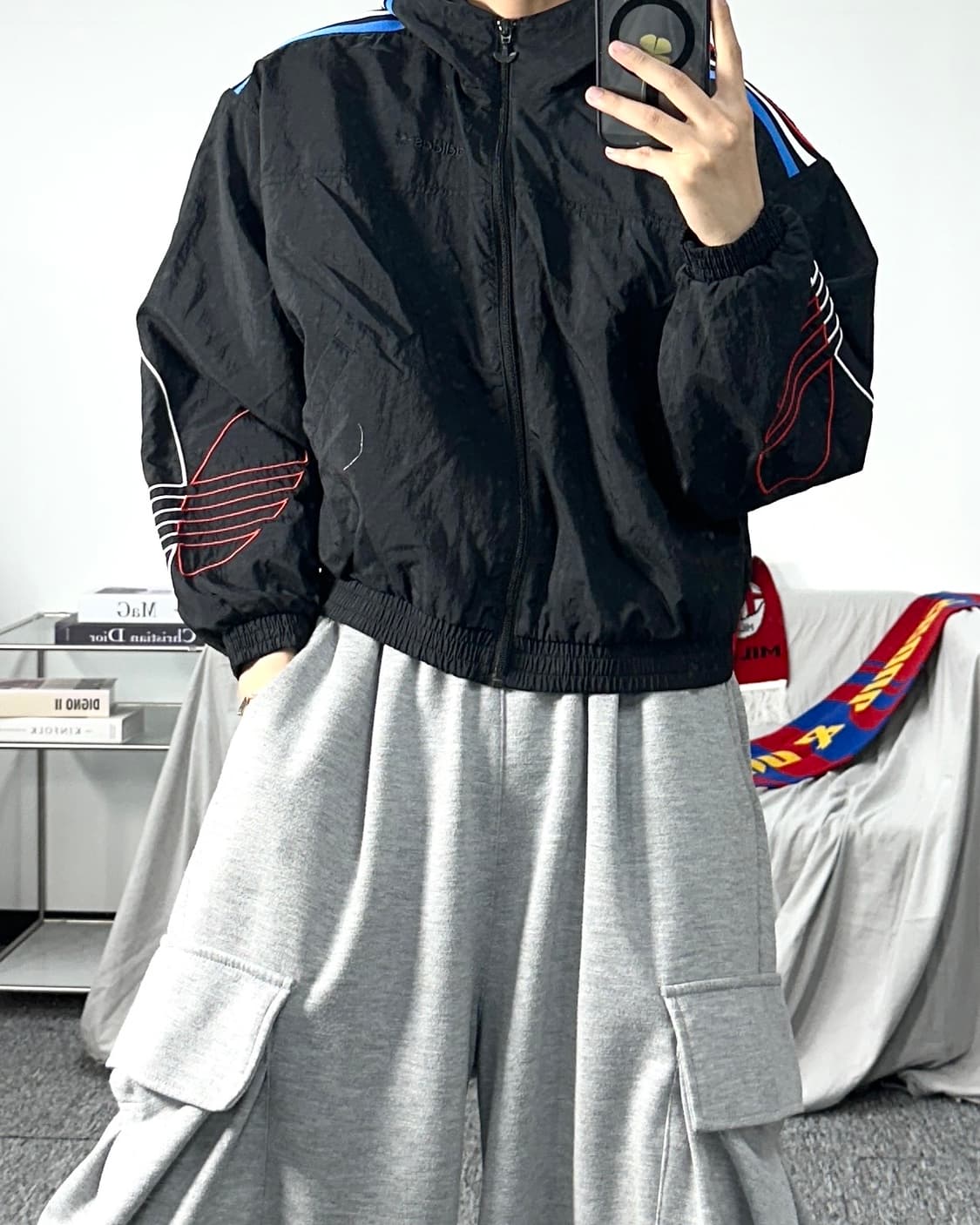 아디다스 블랙 소매 로고 크롭 바람막이 XL 상품이미지3