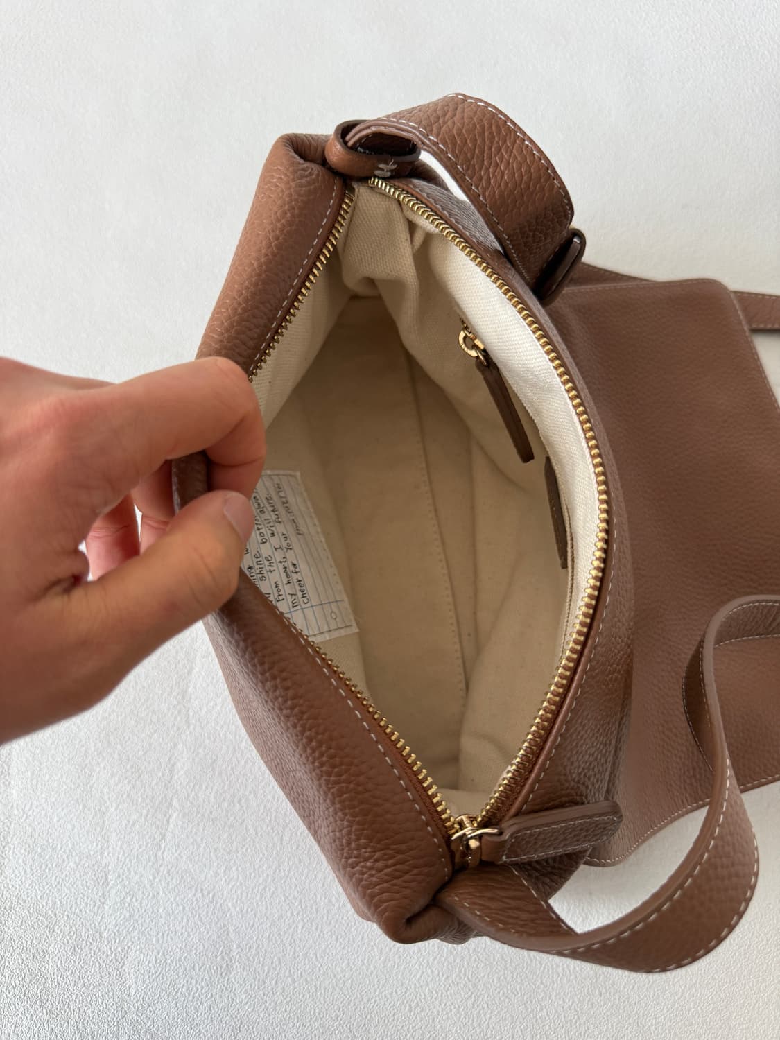 투에투아(TU ET TOI) 레더 크로스백 상품이미지8