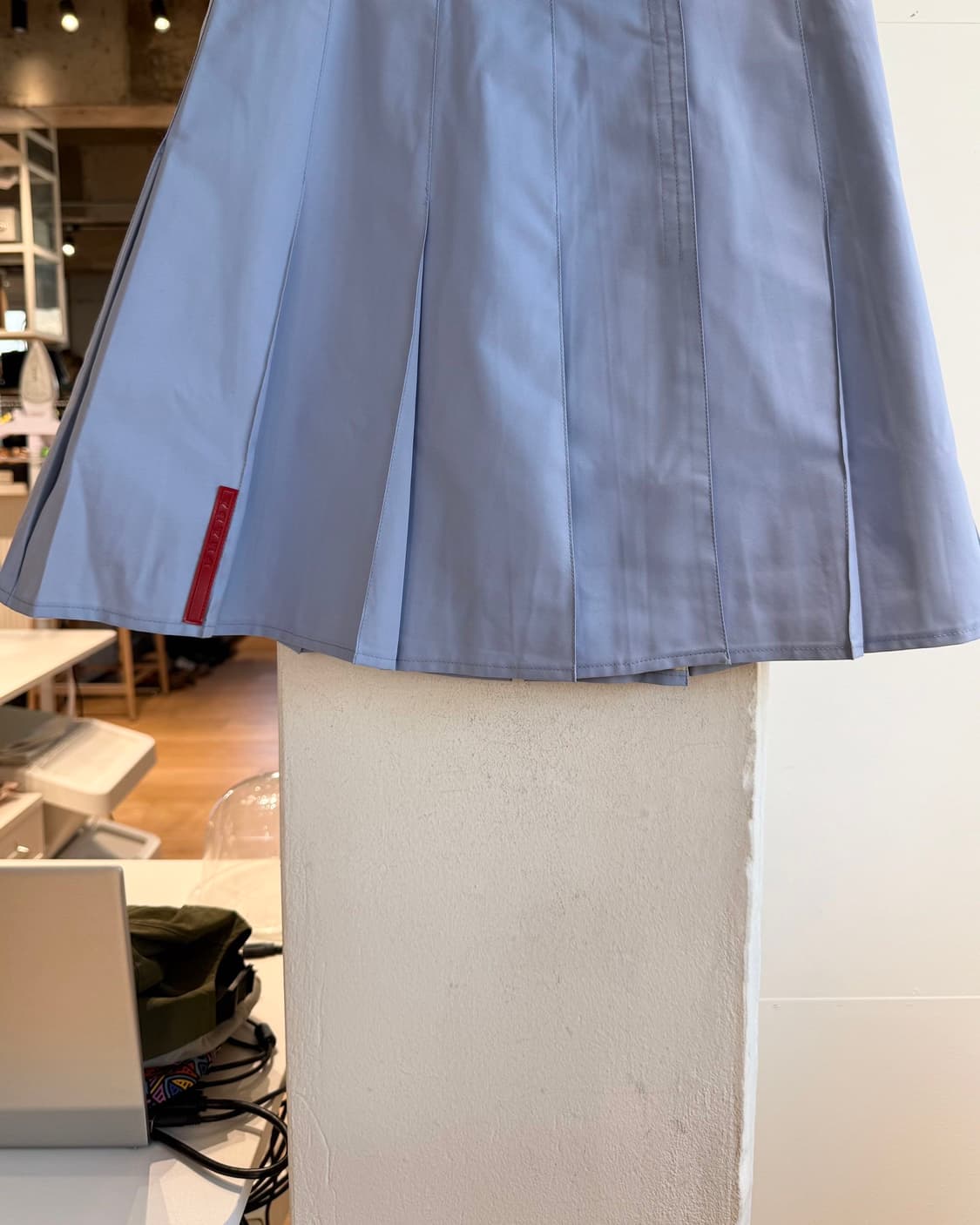 프라다 블루 폴리에스테르 플리츠 미니스커트 상품이미지4