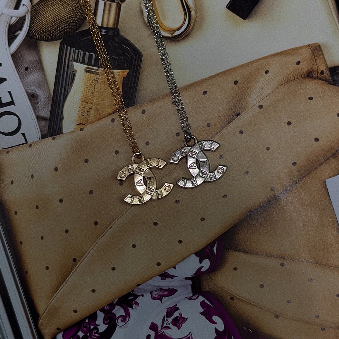 샤넬 레터링 음각 CC 목걸이 상품이미지4