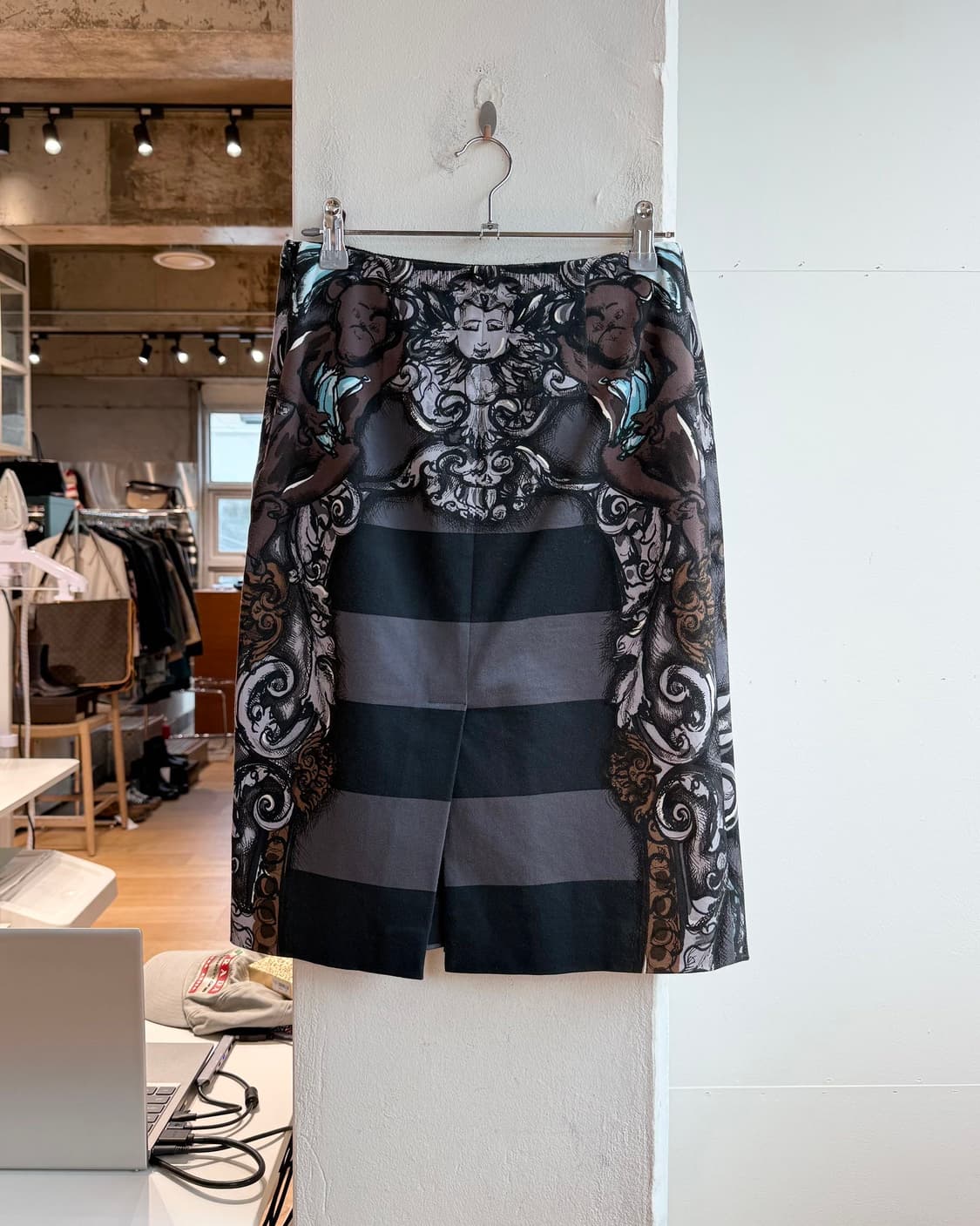 프라다 몽키 셰럽 프린팅 미디스커트  상품이미지5