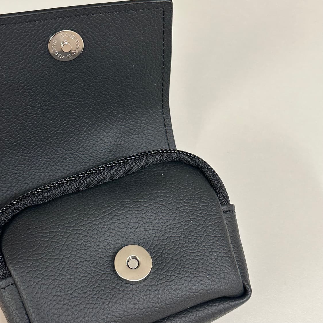 이우가마카라스 크로우 버클 백 상품이미지6