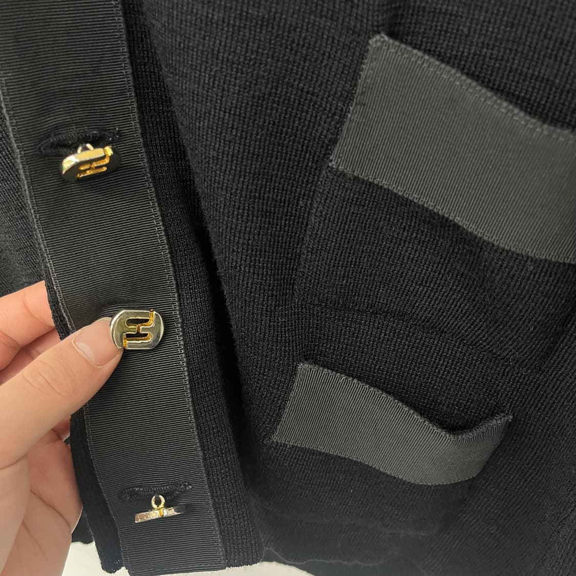 페라가모 블랙 여성 가디건 L 상품이미지3