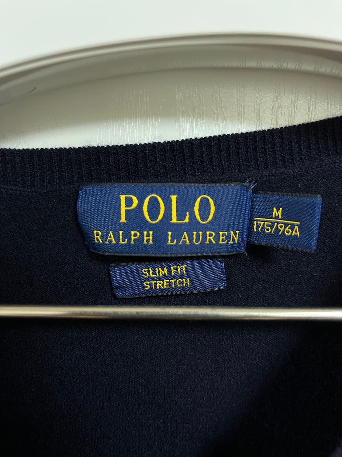 폴로 브이넥 니트 상품이미지3