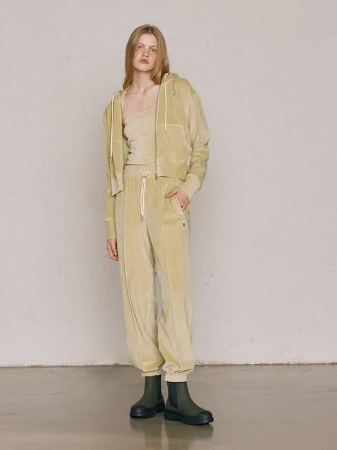 리유니 벨벳 트레이닝 세트 (경리 착용) 상품이미지3