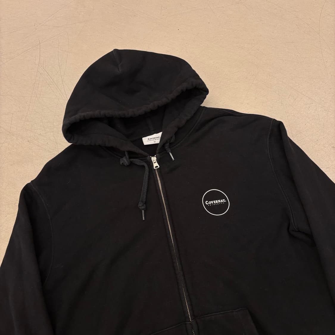 커버낫 빅로고 블랙 후드집업 상품이미지2