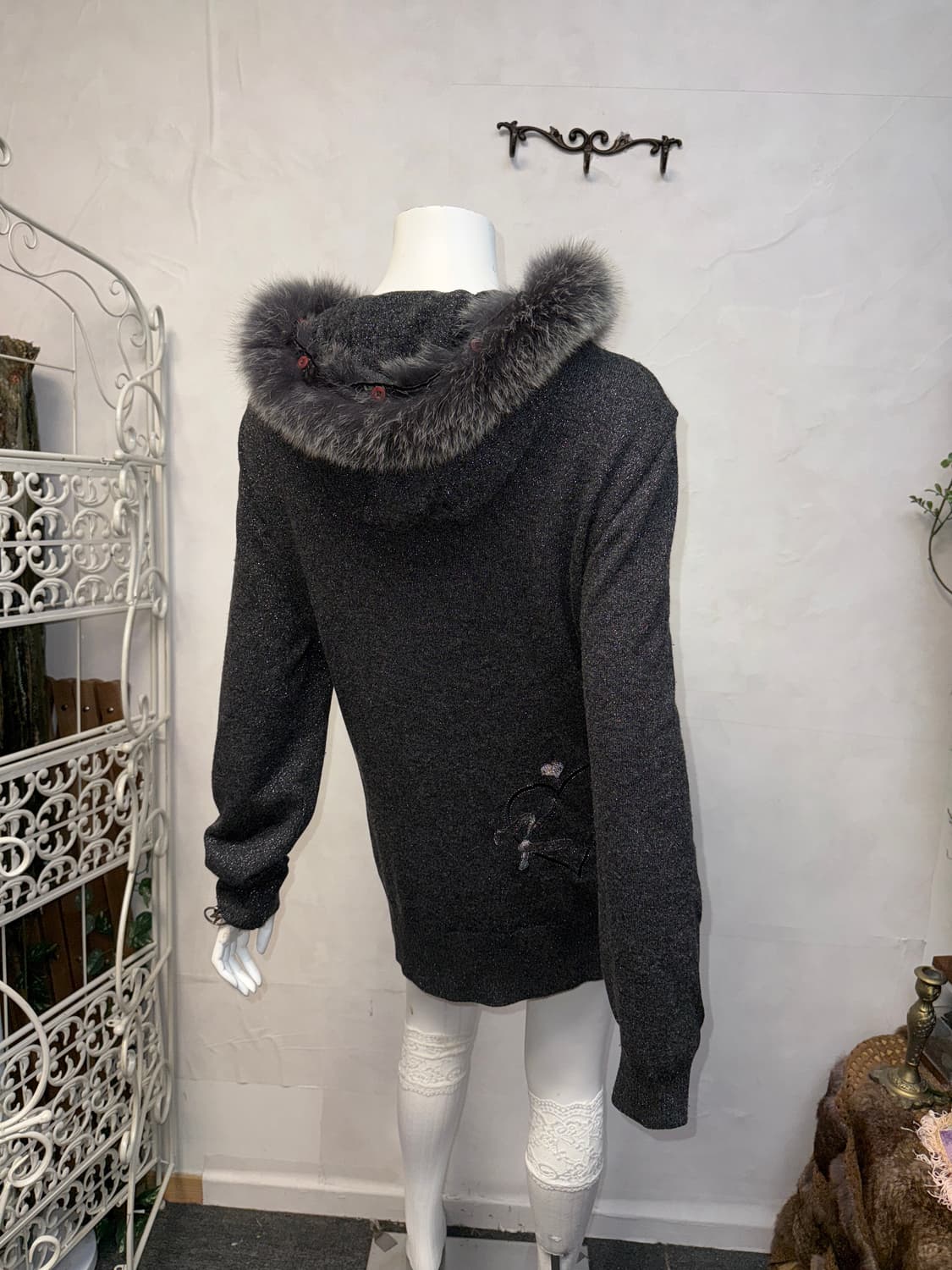 Charcoal fox fur trimming two ways ops 상품이미지3