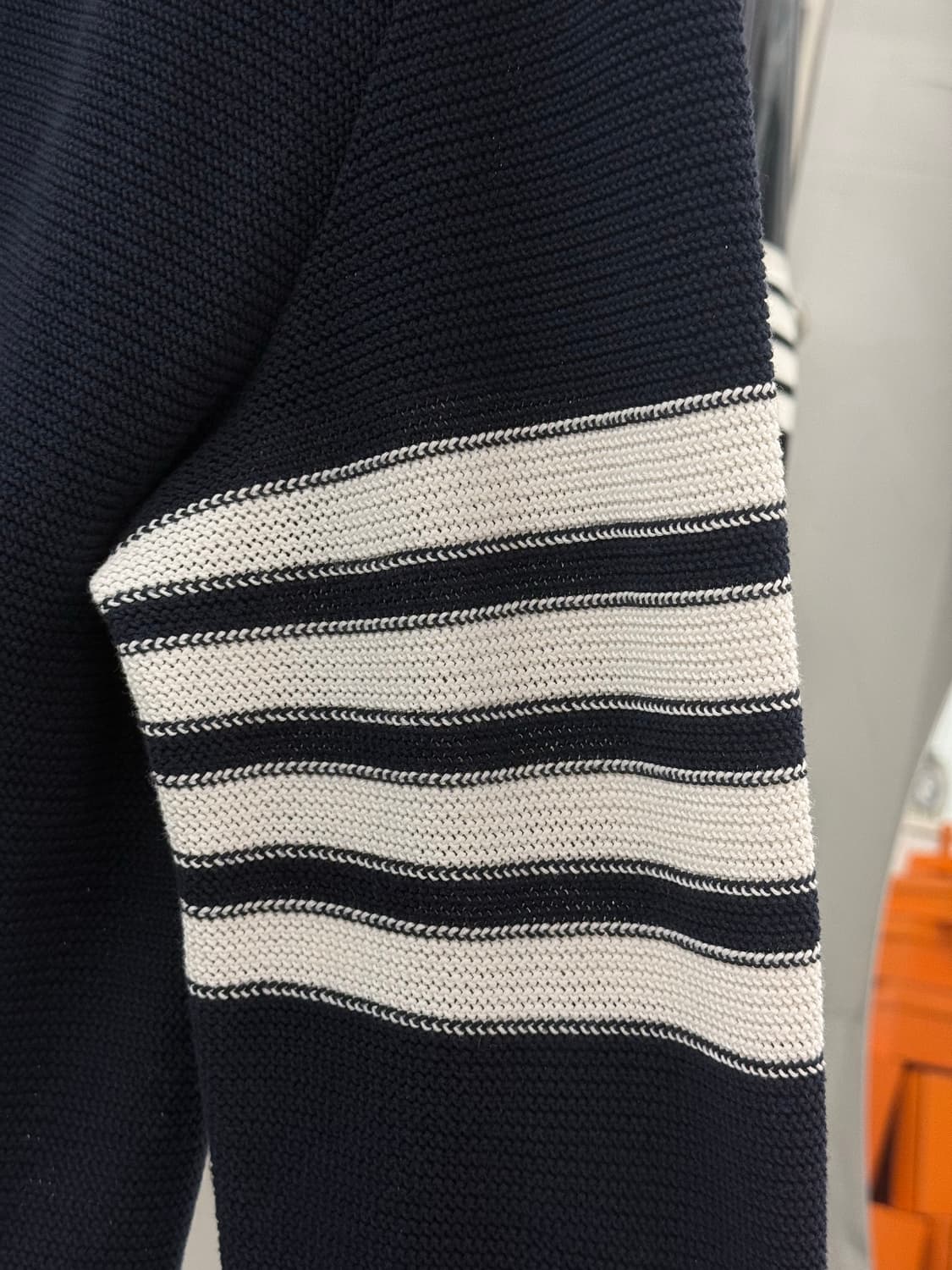 [5] 톰브라운 사선완장 라셀스티치 가디건 상품이미지3