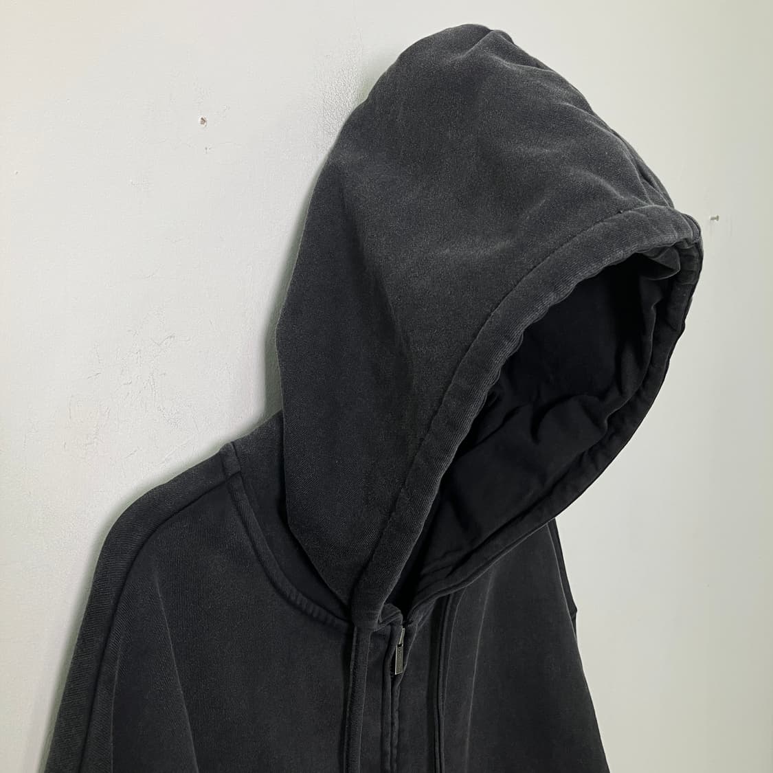 마뗑킴 블랙 피그먼트 다잉 후드집업  상품이미지5