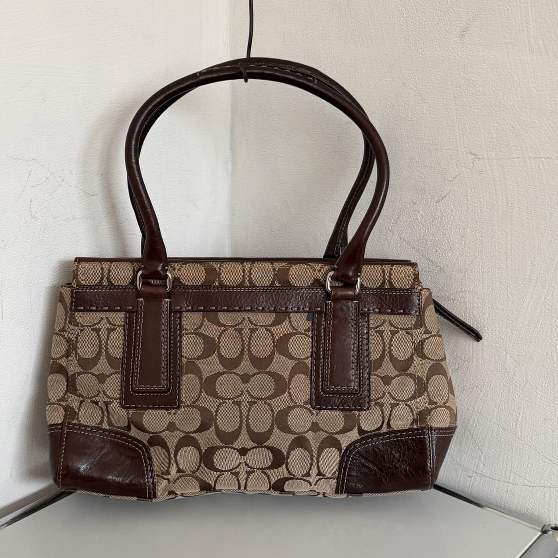 Coach signature logo shoulder bag 상품이미지4