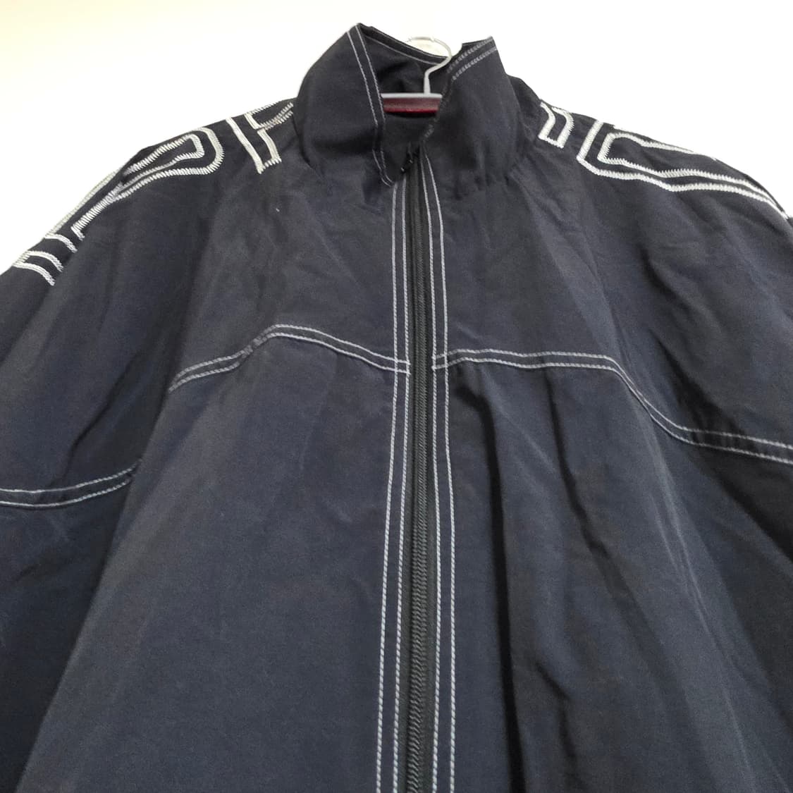 슈프림 25ss 스펠아웃 자수 트랙자켓 블랙 M사이즈 상품이미지2