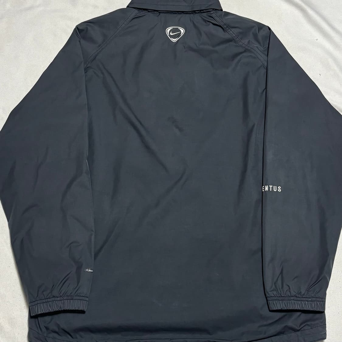 🫶🏻 나이키 클리마핏 유벤투스 2005 스쿠데토 내장후드 바람막이 상품이미지3