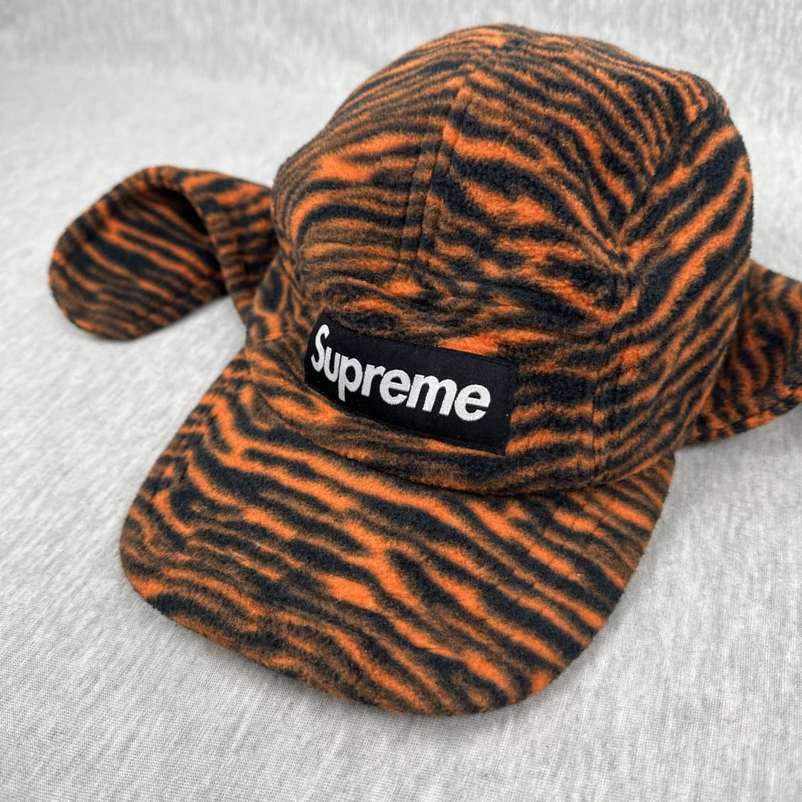 14FW 슈프림 타이거 패턴 이어플랩 캡 오렌지 상품이미지2