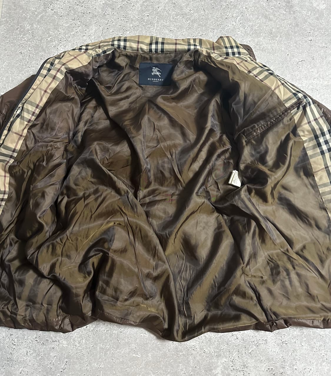 버버리 브라운 다운 자켓 일본내수 상품이미지3