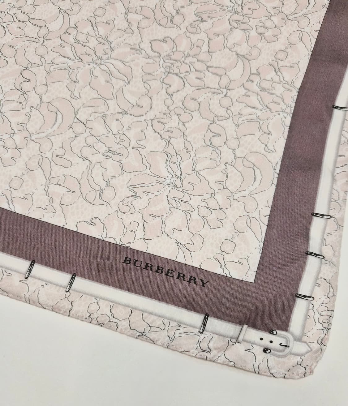 버버리 쁘띠 스카프 손수건 머플러 상품이미지6