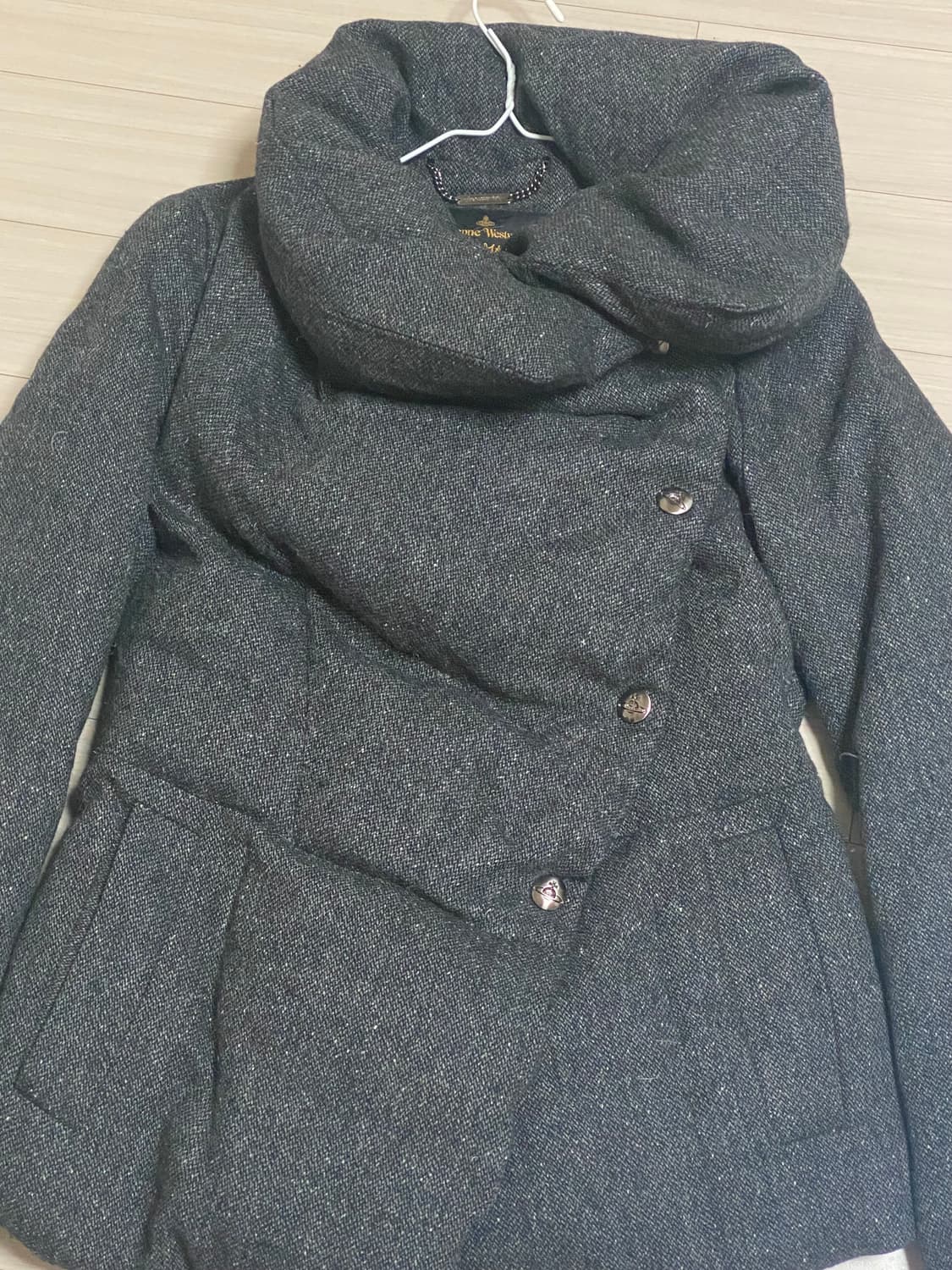 비비안웨스트우드 10‘s 앵글로마니아 사선 패딩 판매합니다 상품이미지3