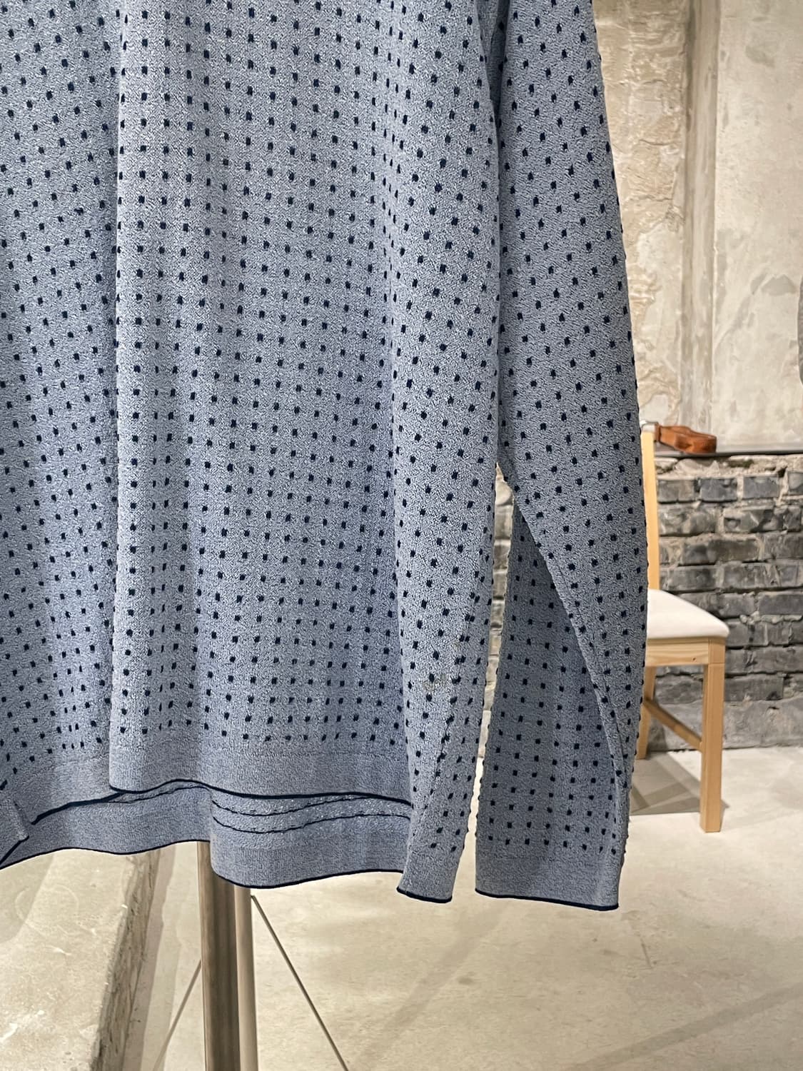 에르메네질도 제냐 스카이 블루 스트레치 도트 V넥 니트 상품이미지5