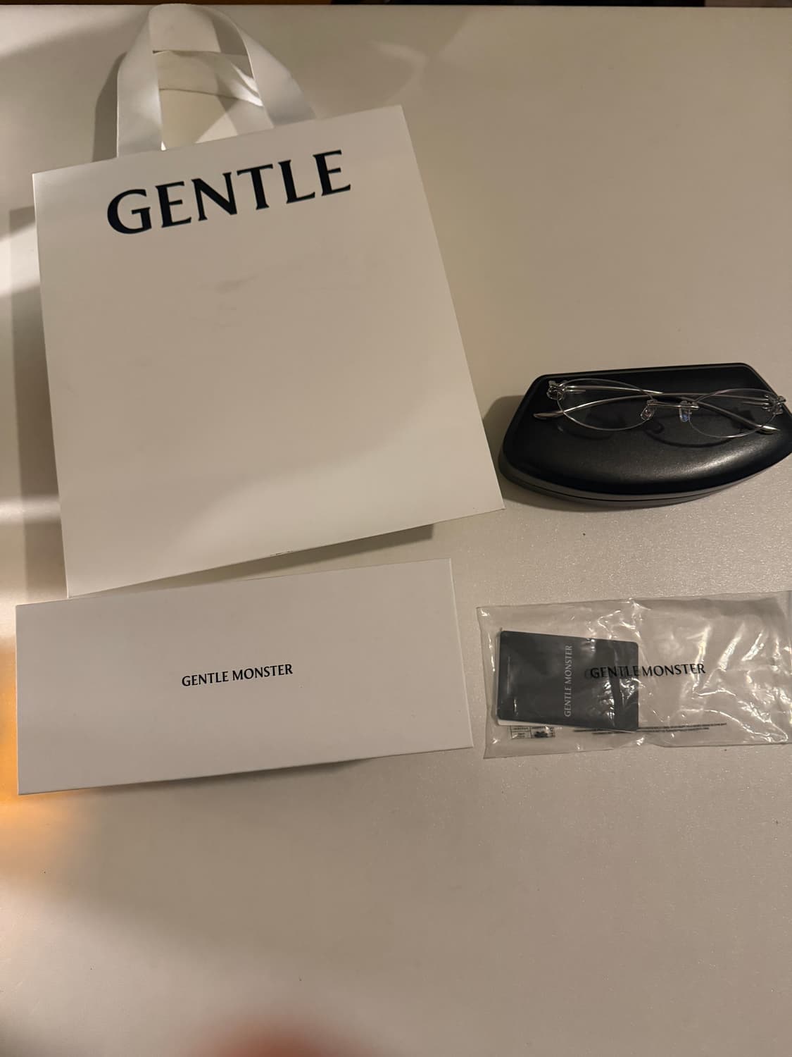 젠틀몬스터 무스비02 판매합니다! 상품이미지1