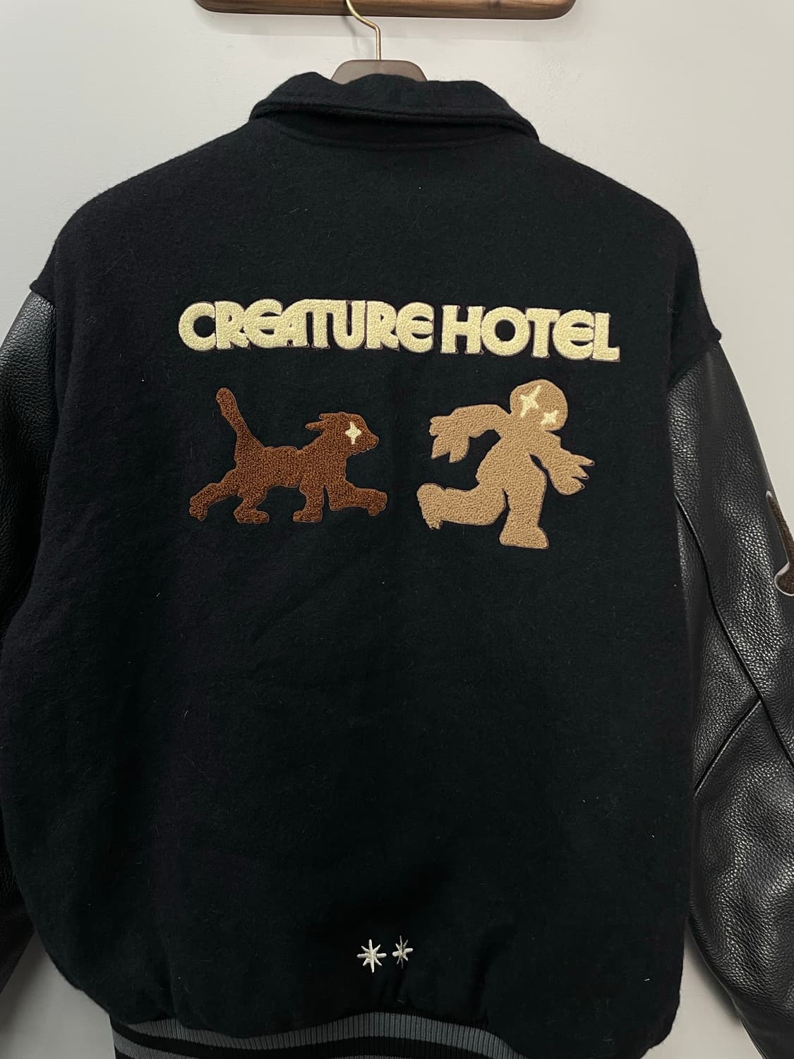 크리처 호텔 블랙 바시티 자켓 H1002 상품이미지8