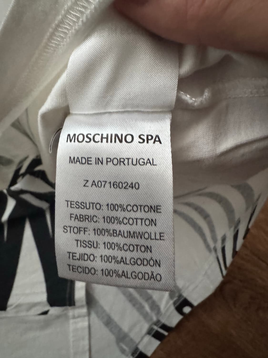 모스키노 카툰 프린팅 반팔티 팝니다 상품이미지3