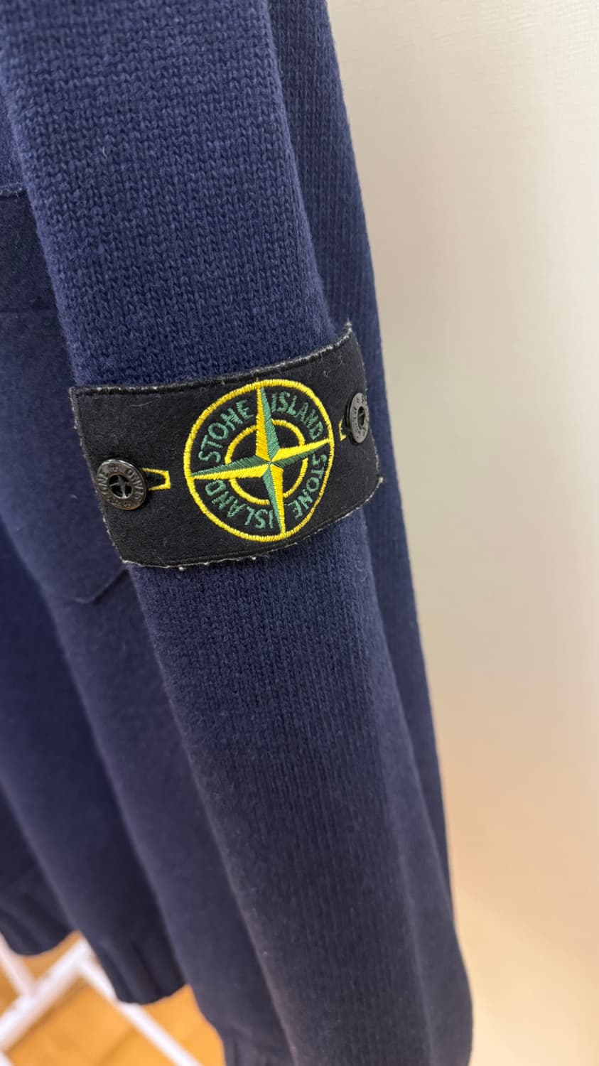 (M/100) 스톤아일랜드 울 포켓 니트 네이비 상품이미지3