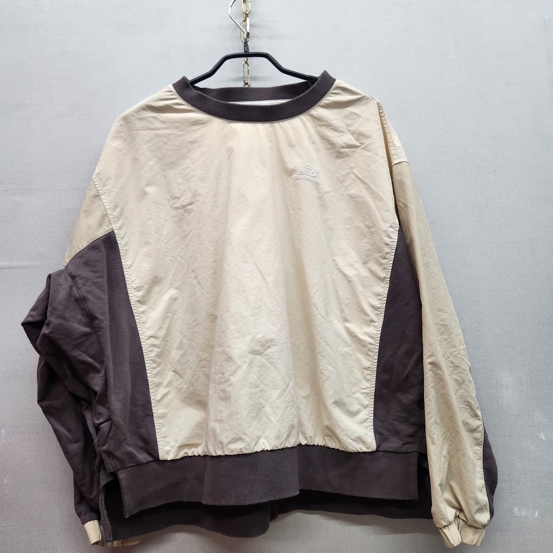 올드스쿨 뉴발란스 아노락 배색 맨투맨 90(free) 상품이미지1