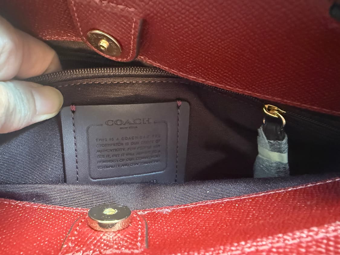 코치 릴리 캐리올백 크로스그레인 레더 핸드백 상품이미지4