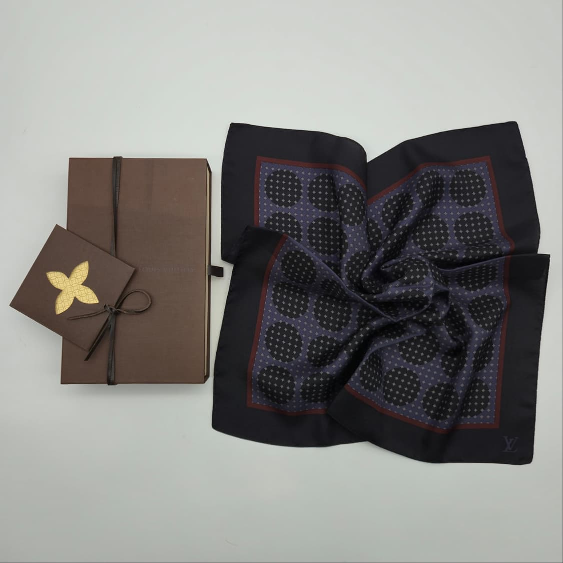 루이비통 실크 손수건 스카프 행거칩 [JBSFC10445-313] 상품이미지3