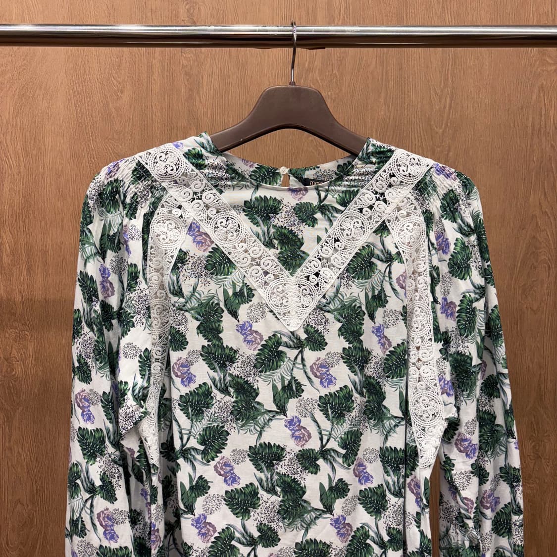 마쥬 블라우스 리프 플라워 플로럴 프린트 레이스 트리밍 디테일 아이보리 상품이미지4