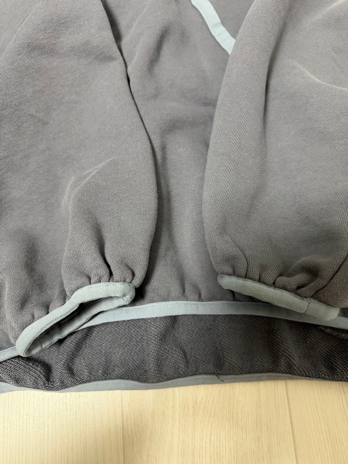 산산기어 테이프드 후디 애쉬 차콜 상품이미지3