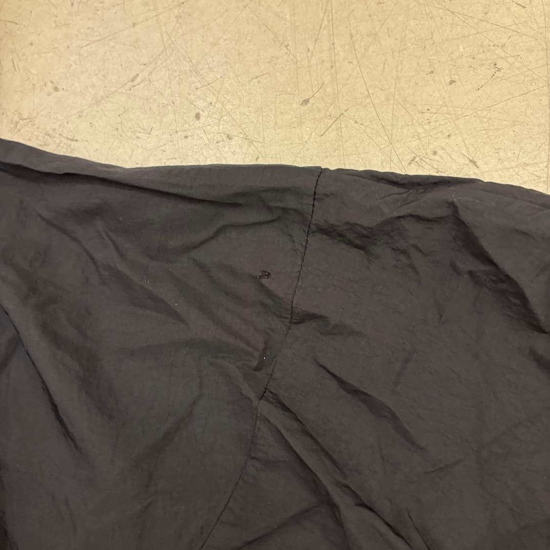 어반디타입 블랙 스몰로고 아노락 상품이미지6