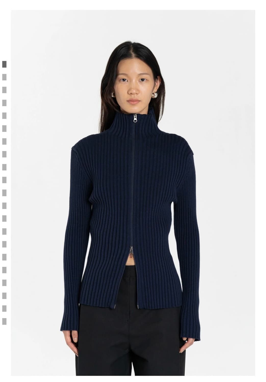 [아모멘토] RIBBED HIGH-NECK CARDIGAN 상품이미지1