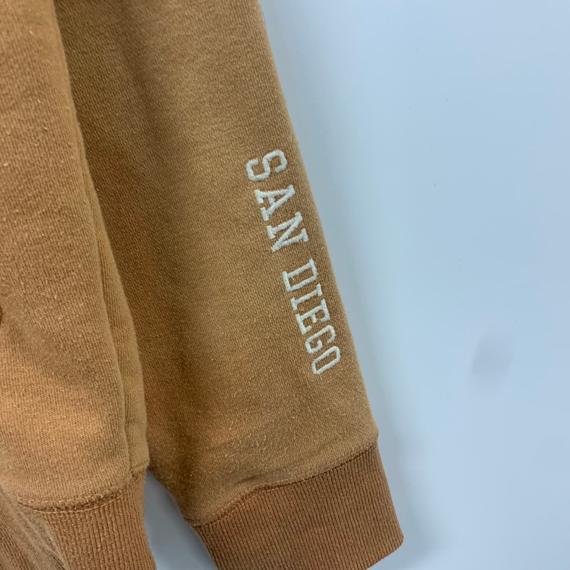 후아유 y2k 와투케 베이지 후드집업 상품이미지5