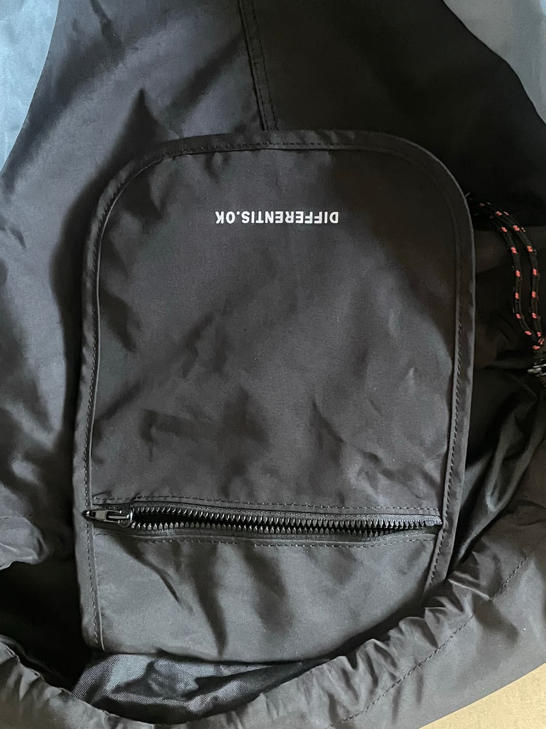 디퍼런티스 트래킹 슬링 백 상품이미지4