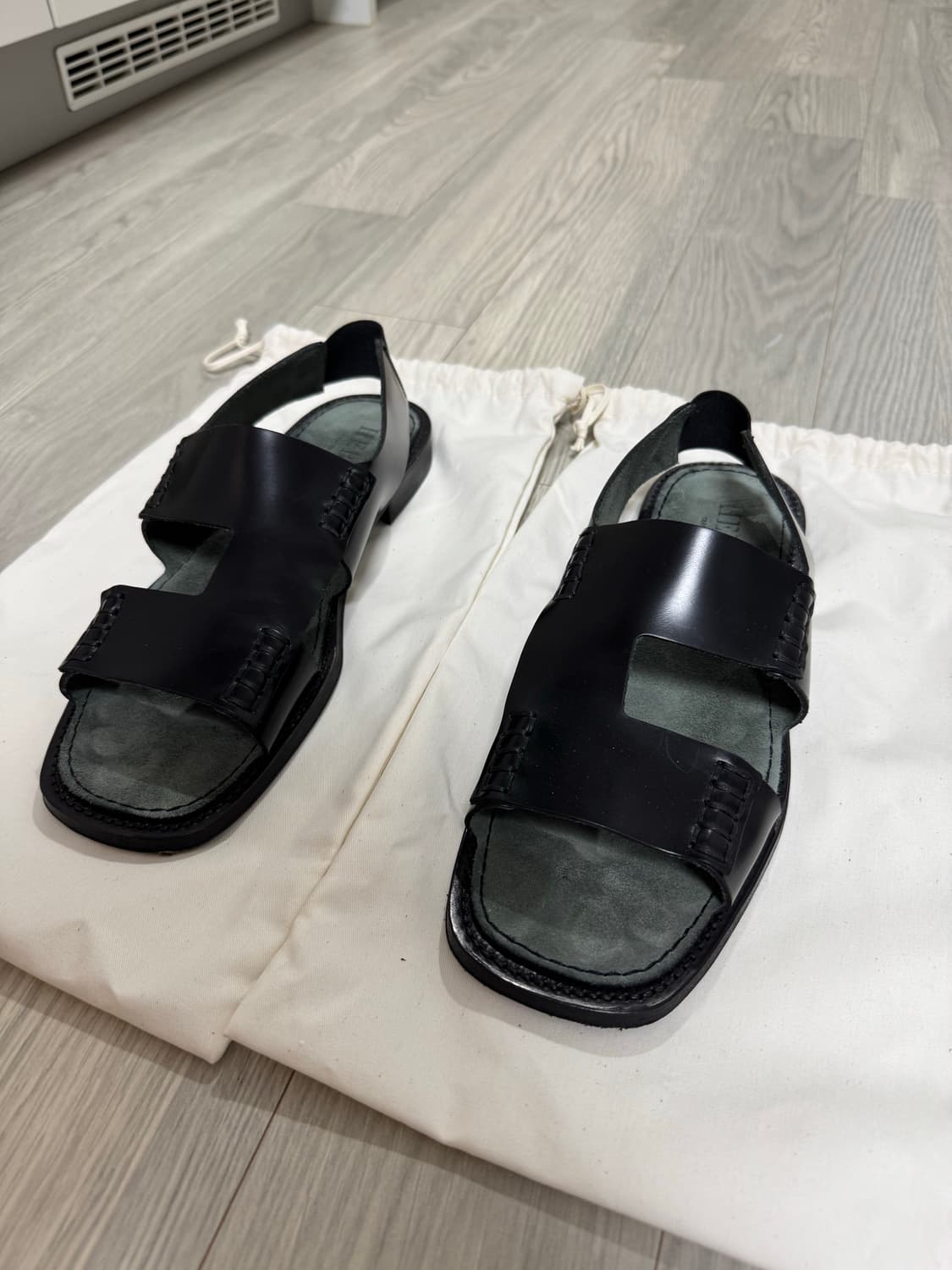 HEREU 헤레우 검정 가죽 샌들 [43] 상품이미지5