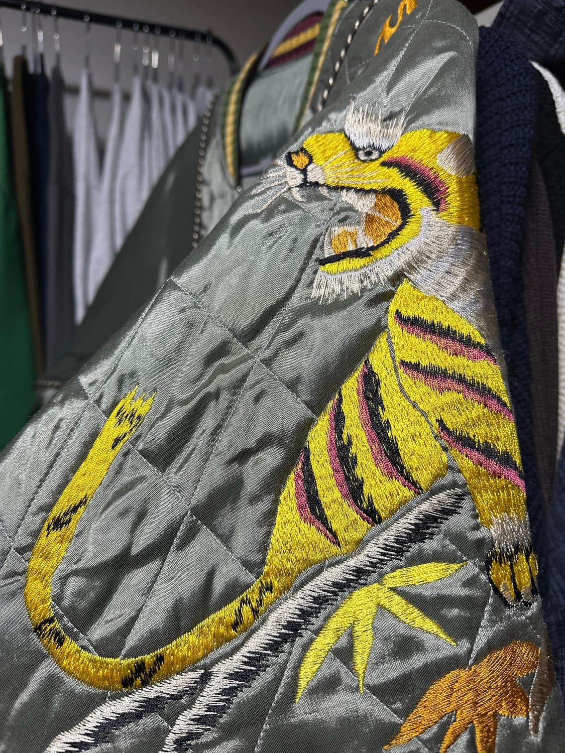 캐피탈 샴 봄버 자켓 3사이즈 판매합니다  상품이미지3