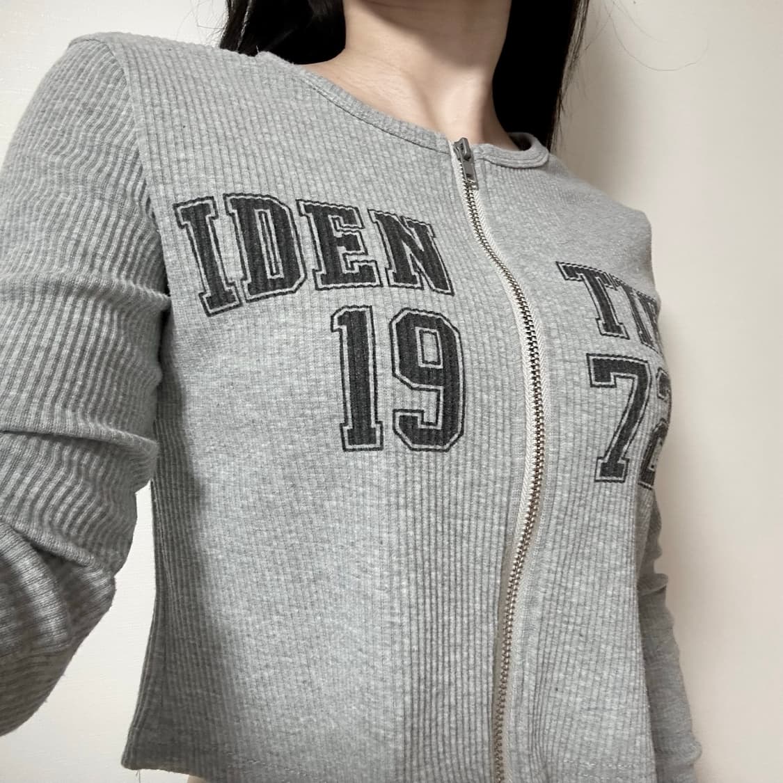 크롭 여리 회색 집업 져지 가디건 상품이미지1