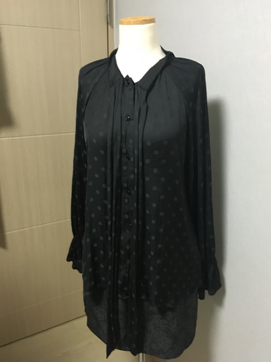 빈티지 블랙 도트 타이 리본 블라우스 상품이미지6