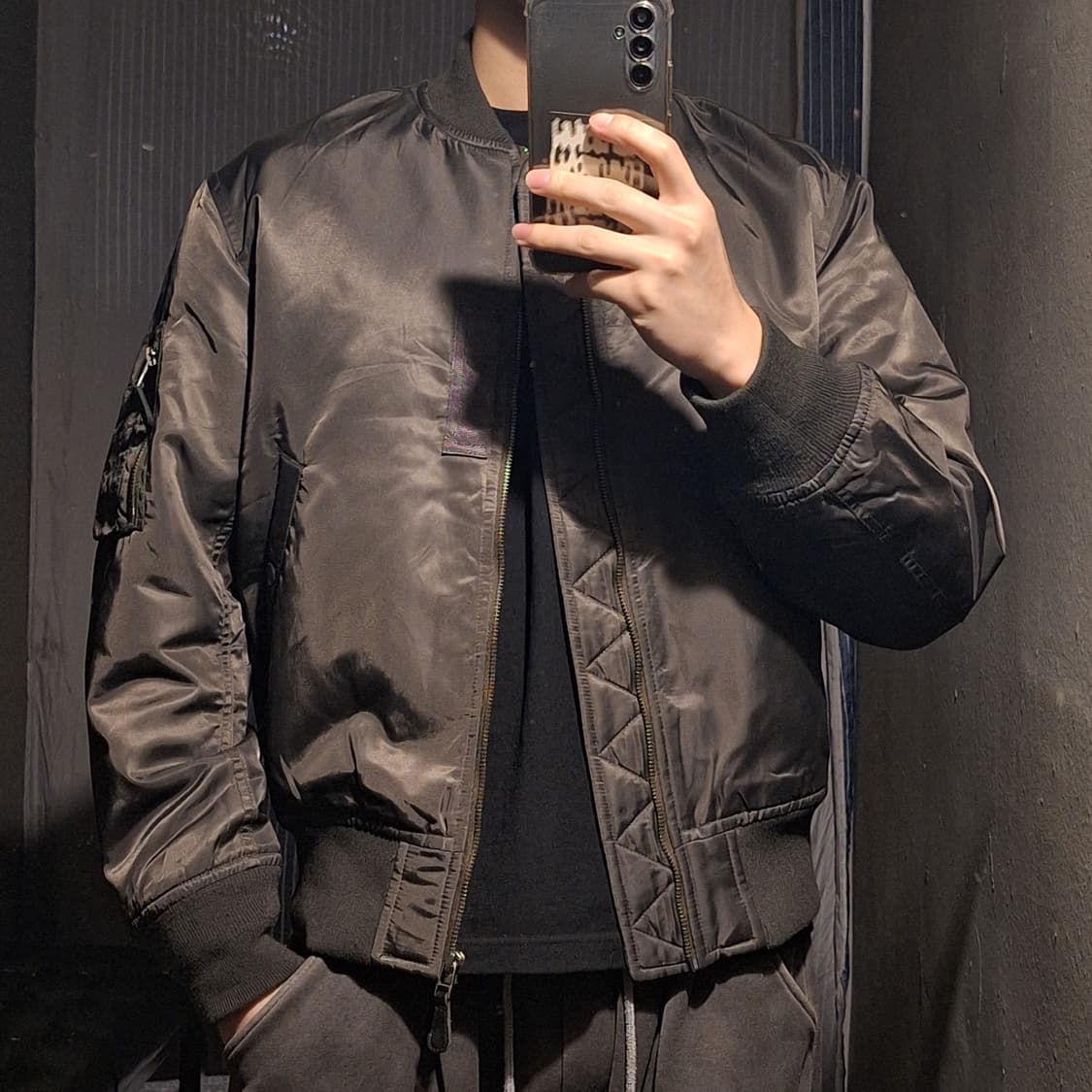 GU 지유 카키 톤톤 시가포켓 캐주얼 패디드 봄버 항공점퍼 마원 MA1 상품이미지1