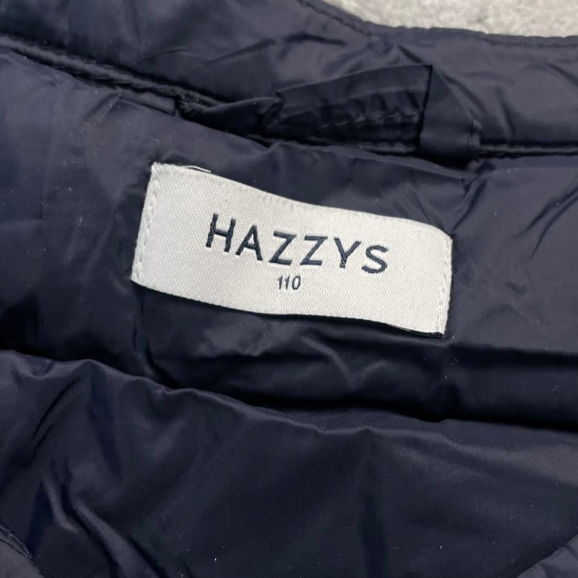 100 헤지스 조끼패딩 상품이미지3