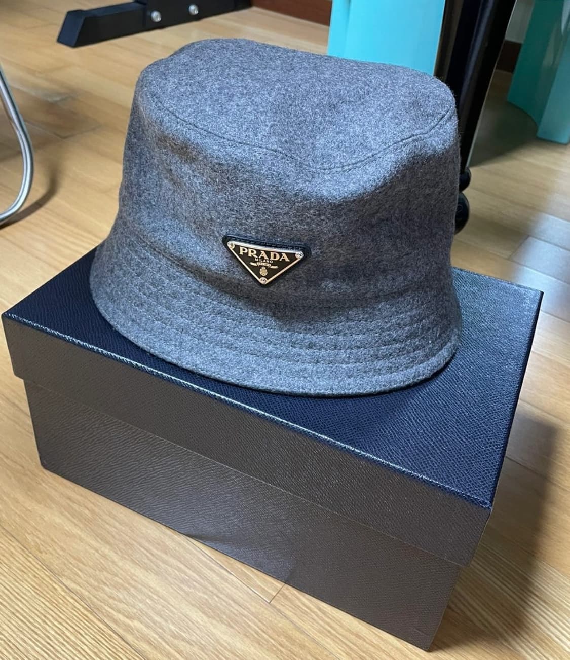 프라다 버킷햇 그레이 XL사이즈 상품이미지1
