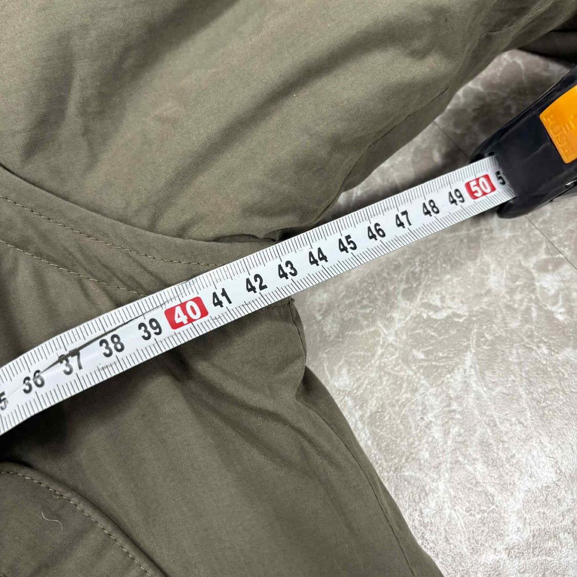 아디다스 y2k 멀티포켓 카키 세미크롭 걸즈 패딩 자켓 점퍼(90) 상품이미지7