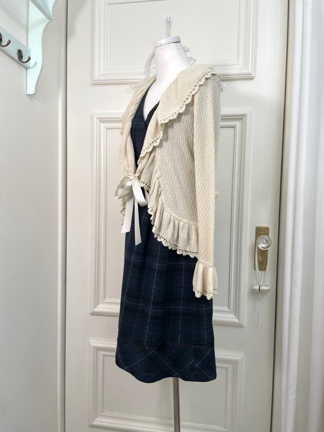 AXES FEMME ivory crochet ruffle cardigan 상품이미지2