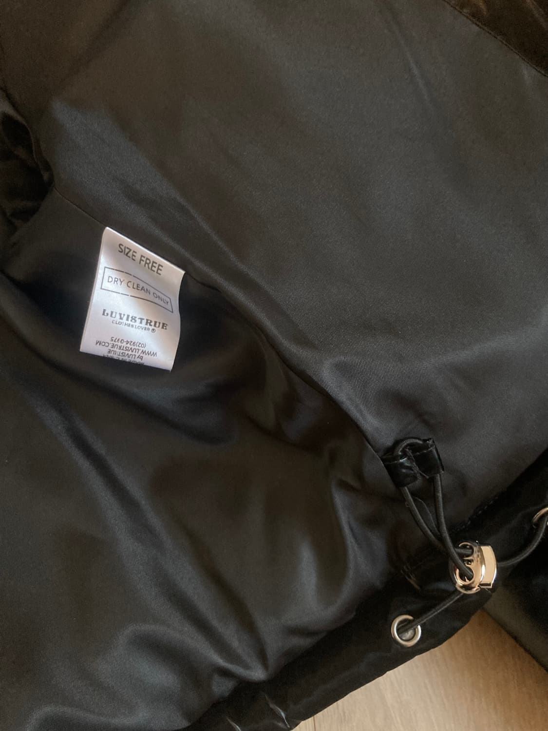 러브이즈트루 글로시 숏패딩 블랙 상품이미지5