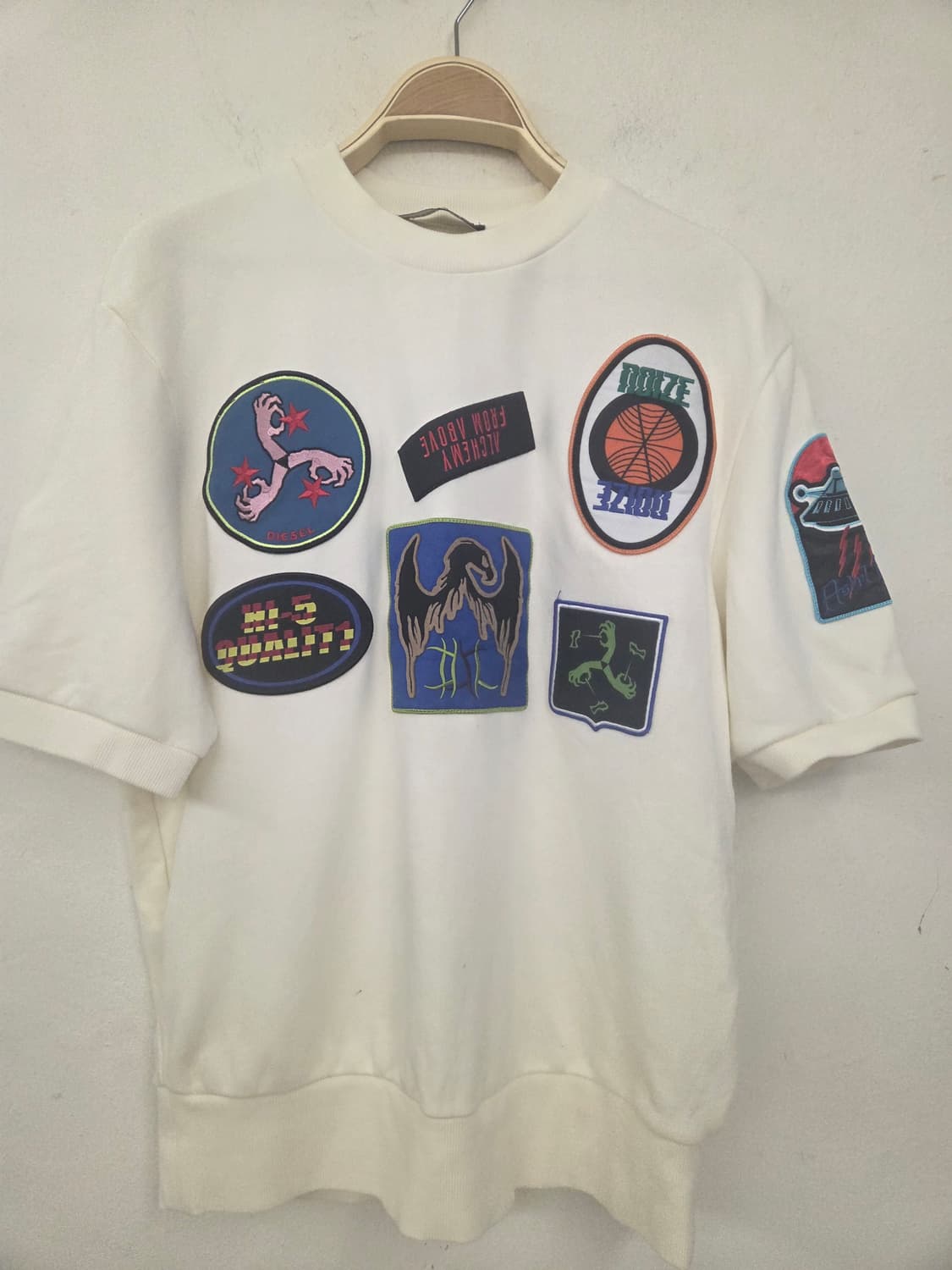 디젤 패치 반팔 맨투맨 화이트 상품이미지1