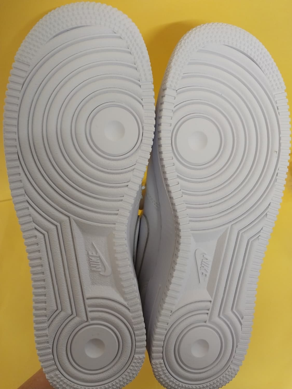 여성 나이키 에어포스1 미드 LE 화이트 운동화 (240) 상품이미지8