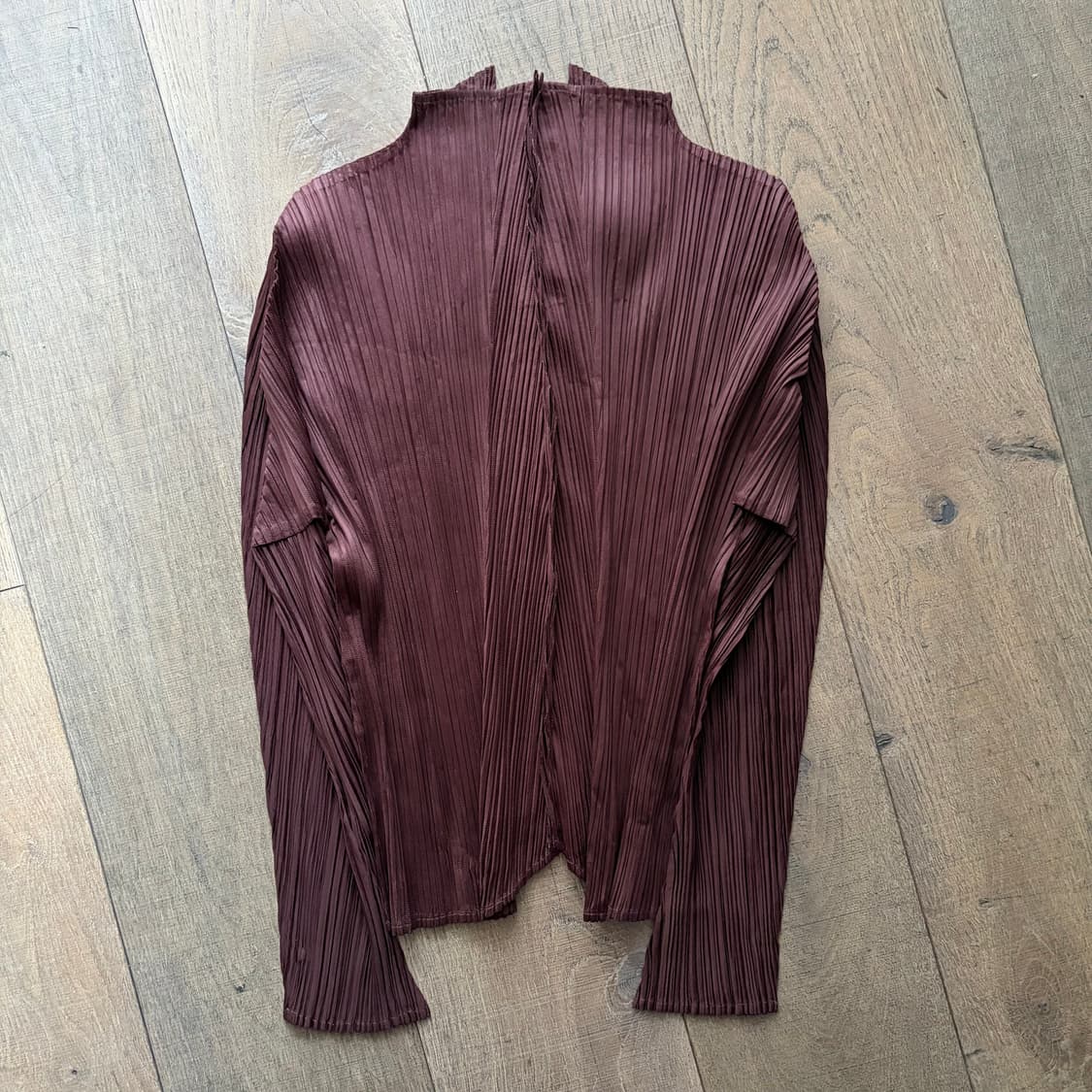 Ruffle Cutoff Detail Pleats Blouse 상품이미지7