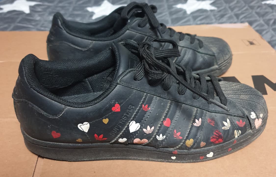 (한정판) 아디다스 슈퍼스타 발렌타인데이 스니커즈 블랙 (255) 상품이미지1