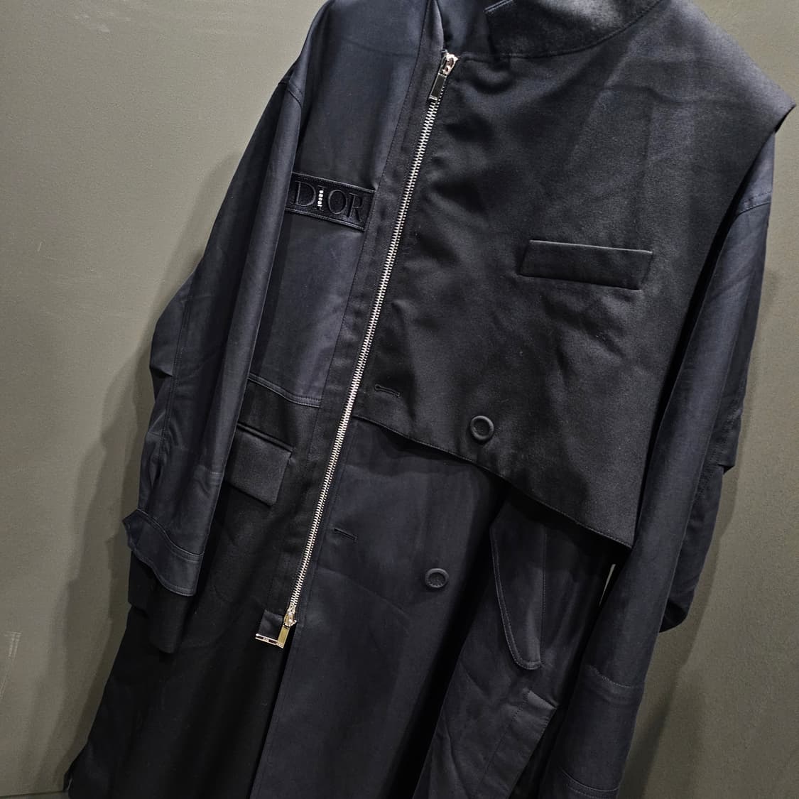 디올 X 사카이 패널도킹 레이어드 한정 코트 상품이미지3